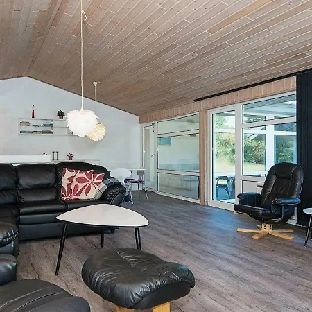 Five-bedroom Holiday In Ringkøbing 2 Feriehus *