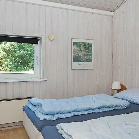 Feriehus Five-bedroom Holiday In Ringkøbing 2 *