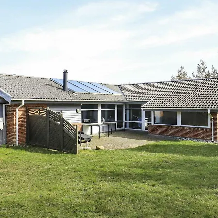 Five-bedroom Holiday In Ringkobing 2 * Søndervig