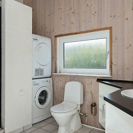 Casa vacanze Five-bedroom Holiday In Ringkobing 2